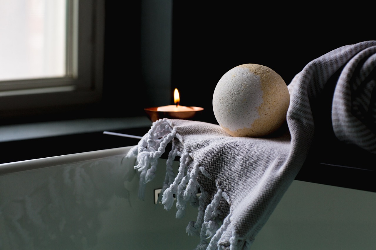 bath-2562225_1280